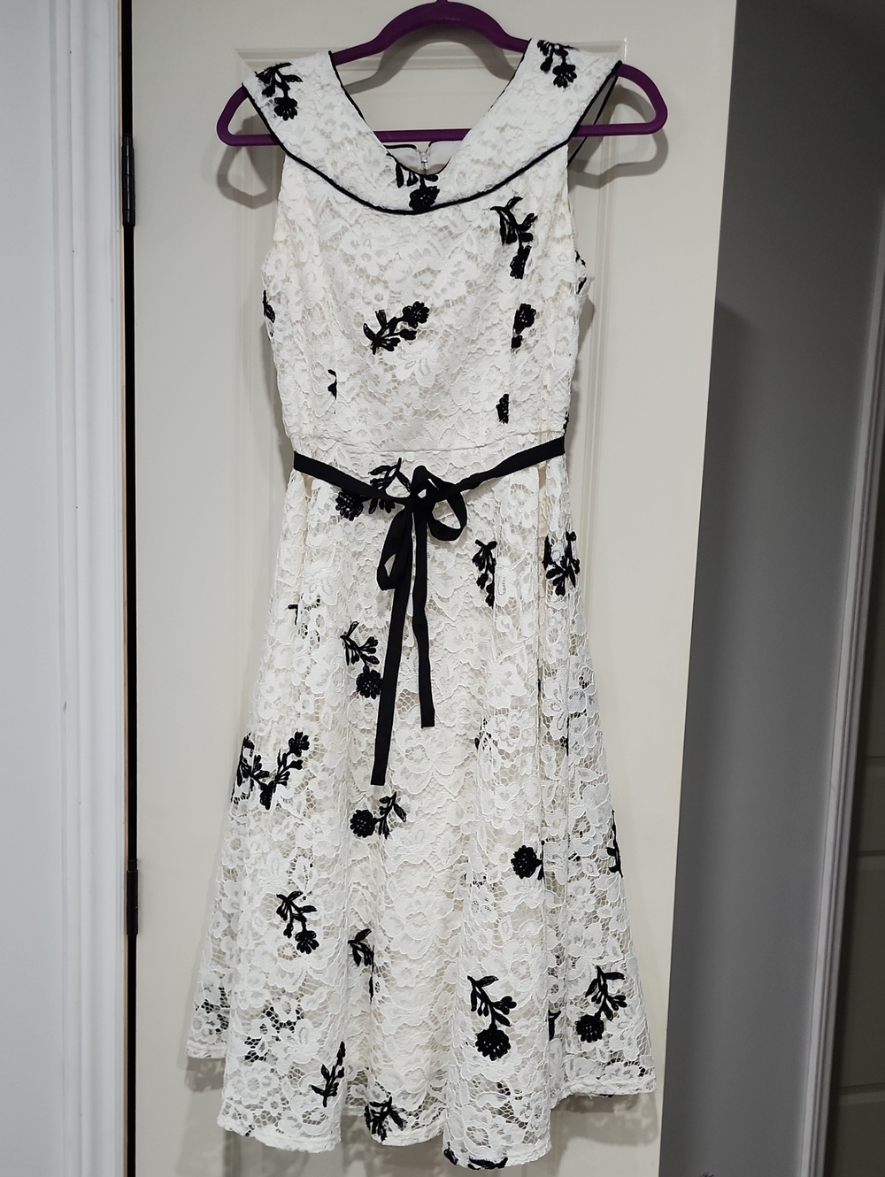 ⌛️Maison Tara Floral Lace Midi Dress in White & Black Like New